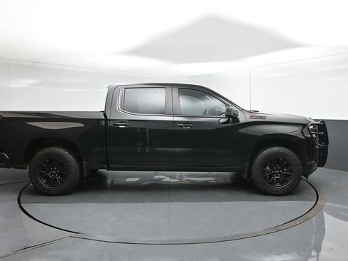 Used 2021 Chevrolet Silverado 1500 LT w/ Z71 Off-Road Package AWD/4WD image 15