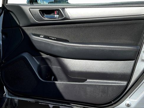 Used 2016 Subaru Outback 2.5i Premium image 17