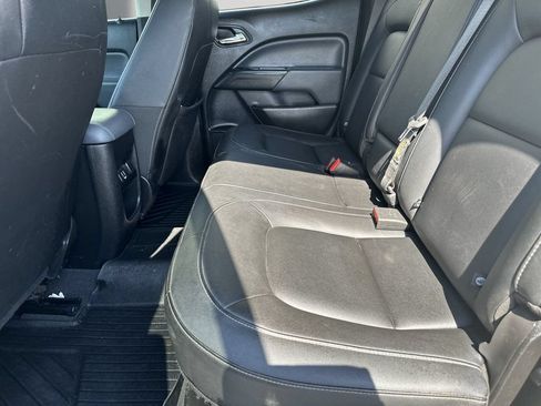 Used 2022 Chevrolet Colorado Z71 AWD/4WD image 18
