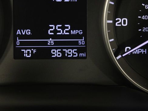 Used 2017 Hyundai Elantra SE image 26