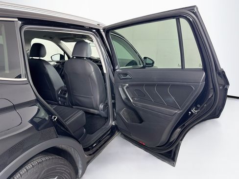 Used 2024 Volkswagen Tiguan SE AWD/4WD image 29