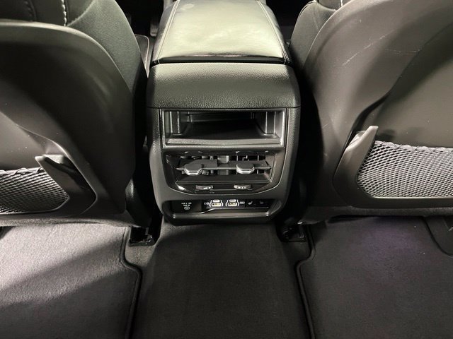 Used 2023 Jeep Grand Cherokee Overland AWD/4WD image 41