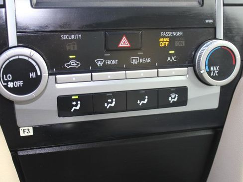 Used 2014 Toyota Camry LE FWD image 26