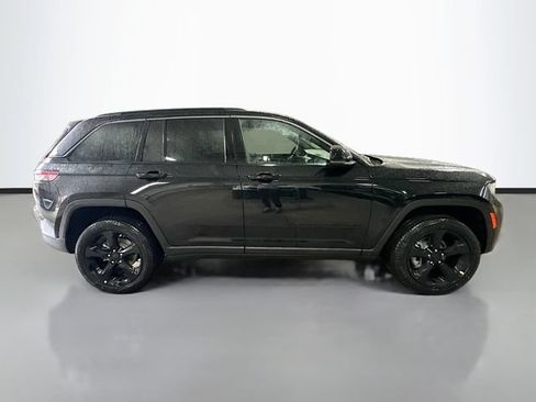 New 2026 Jeep Grand Cherokee Limited w/ Limited Altitude Package AWD/4WD image 5