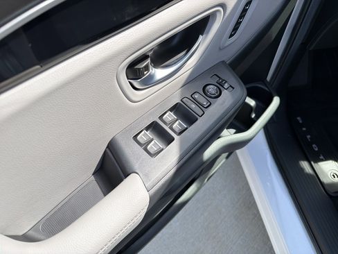 Used 2025 Honda Pilot EX-L image 15