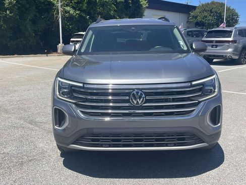 Certified 2025 Volkswagen Atlas SE FWD image 2