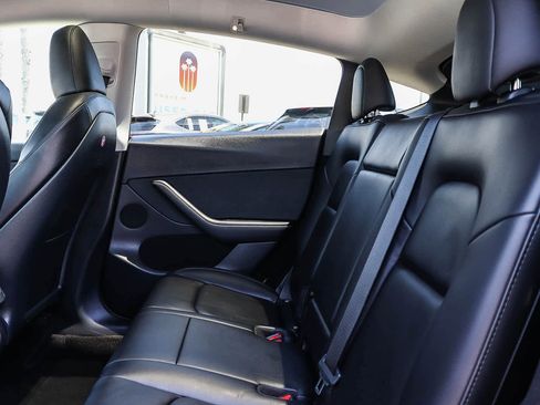 Used 2023 Tesla Model Y Long Range AWD/4WD image 16