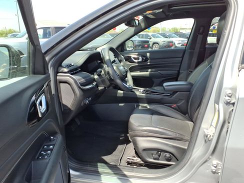 Used 2023 Jeep Compass High Altitude AWD/4WD image 10