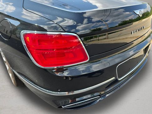 New 2025 Bentley Flying Spur Plug-In Hybrid image 12