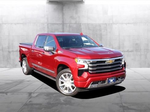 Used 2023 Chevrolet Silverado 1500 High Country w/ High Country Premium Package AWD/4WD image 2