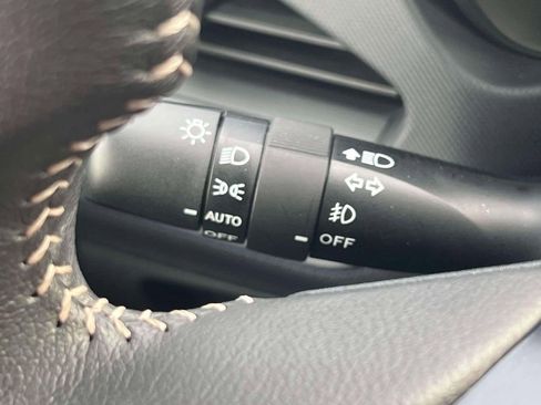 Used 2025 Subaru Forester Premium image 20