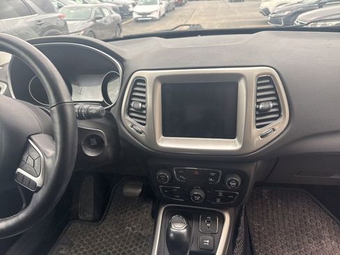 Used 2018 Jeep Compass Latitude w/ Popular Equipment Group image 10