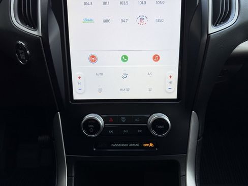 Used 2024 Ford Edge SE image 23