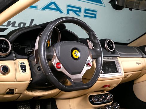 Used 2011 Ferrari California image 6