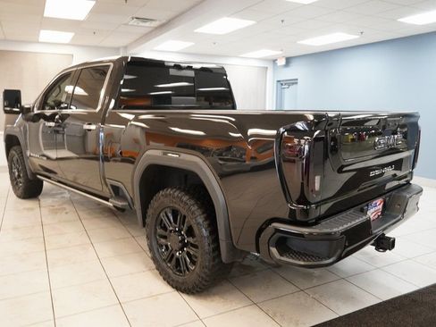 Used 2022 GMC Sierra 2500 Denali w/ Denali Black Diamond Edition image 12