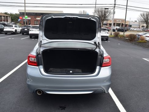 Used 2017 Subaru Legacy 2.5i Premium image 9
