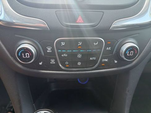 Used 2018 Chevrolet Equinox LT w/ Sun & Infotainment Package FWD image 22