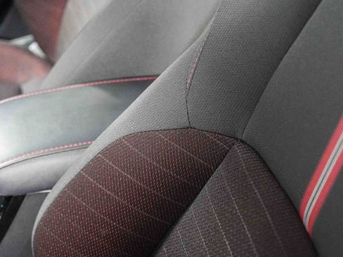 Certified 2025 Toyota Corolla SE w/ SE Premium Package FWD image 20