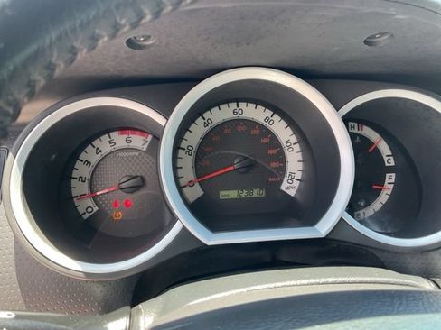 Used 2015 Toyota Tacoma PreRunner w/ TRD Sport Package RWD image 15