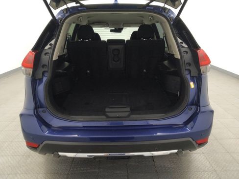 Used 2020 Nissan Rogue SV image 29