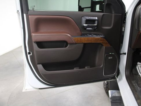 Used 2019 Chevrolet Silverado 2500 High Country w/ Duramax Plus Package image 24