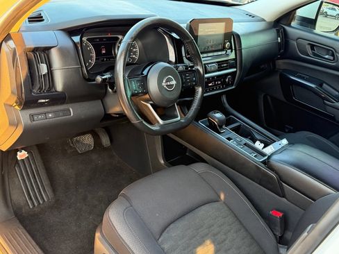 Used 2023 Nissan Pathfinder SV w/ Lighting Package (N92) FWD image 14