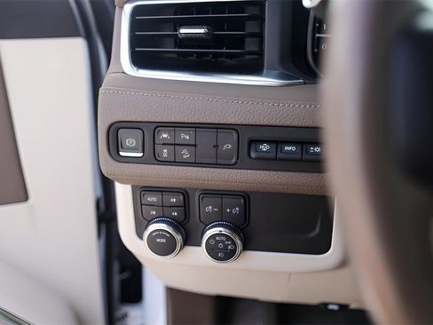 Used 2021 GMC Yukon Denali image 15