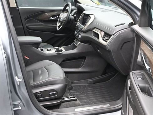 Used 2023 GMC Terrain Denali image 11