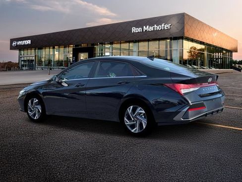 New 2026 Hyundai Elantra Limited FWD image 4