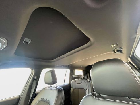 Used 2024 Jeep Grand Cherokee L Altitude AWD/4WD image 10