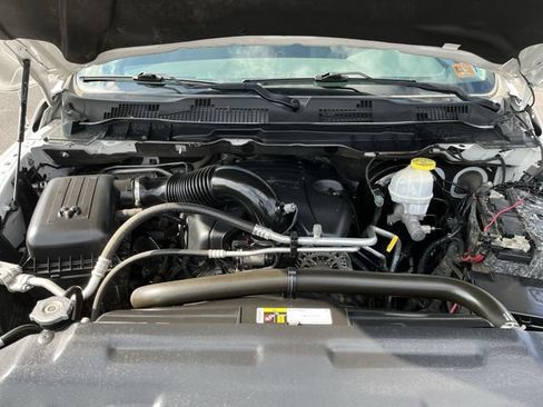 Used 2019 RAM 1500 Classic SLT AWD/4WD image 19