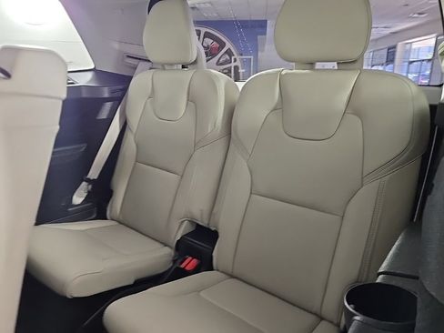 Used 2021 Volvo XC90 T8 Inscription w/ Protection Package Premier AWD/4WD image 18