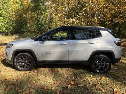 New 2026 Jeep Compass Limited w/ Sun, Sound & Navigation Group image 6