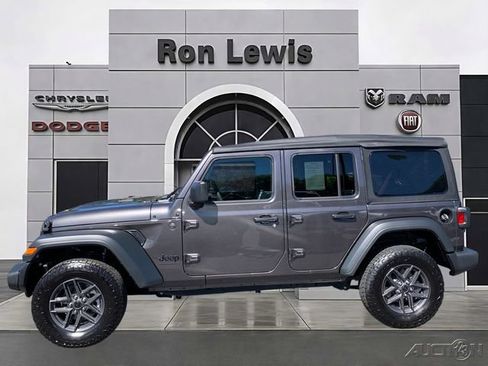 Used 2025 Jeep Wrangler Unlimited Sport AWD/4WD image 1