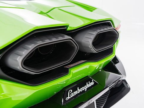Used 2024 Lamborghini Revuelto AWD/4WD image 34