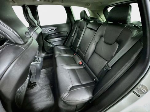 Used 2023 Volvo XC60 B6 Ultimate w/ Protection Package Premier AWD/4WD image 25