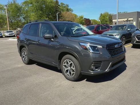Certified 2023 Subaru Forester Premium AWD/4WD image 2