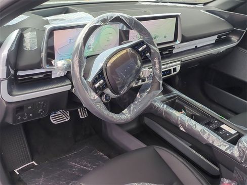 New 2025 Hyundai Ioniq 6 Limited image 12