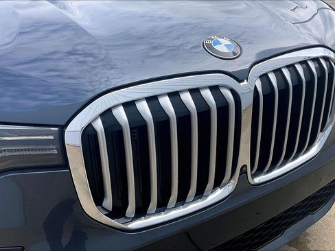 Used 2022 BMW X7 xDrive40i w/ M Sport Package AWD/4WD image 36