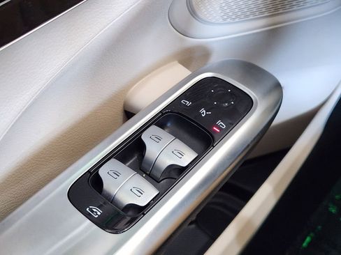 Used 2024 Mercedes-Benz C 300 4MATIC Sedan image 22