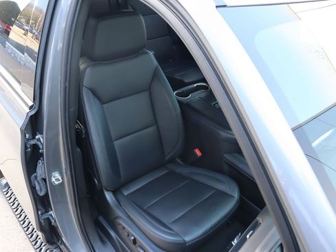 Used 2021 Chevrolet Tahoe Z71 image 30