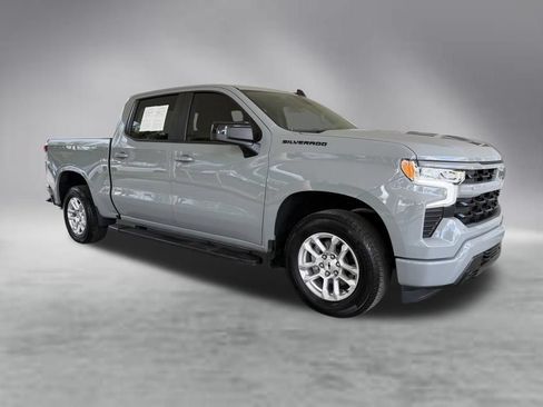 Used 2024 Chevrolet Silverado 1500 RST RWD image 2