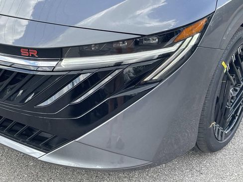 New 2026 Nissan Sentra SR w/ SR Premium Package FWD image 9