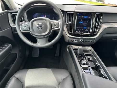 Used 2025 Volvo XC60 B5 Core AWD/4WD image 15
