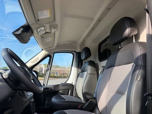 Used 2025 RAM ProMaster 2500 w/ Convenience Group FWD image 24
