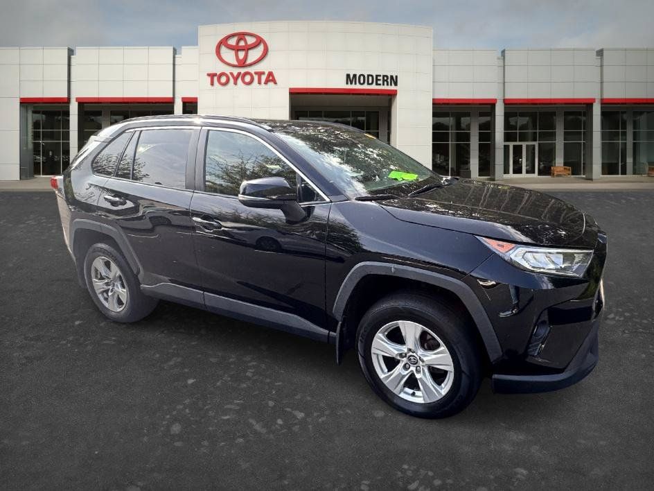 Used 2020 Toyota RAV4 XLE w/ Convenience Package AWD/4WD image 10