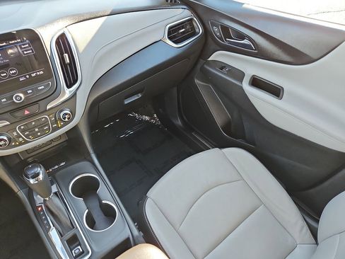 Used 2021 Chevrolet Equinox Premier image 17