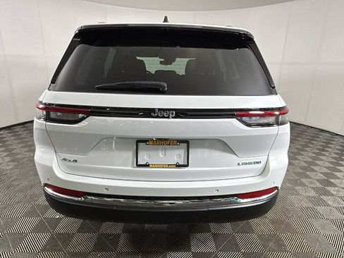 Used 2023 Jeep Grand Cherokee Laredo AWD/4WD image 4