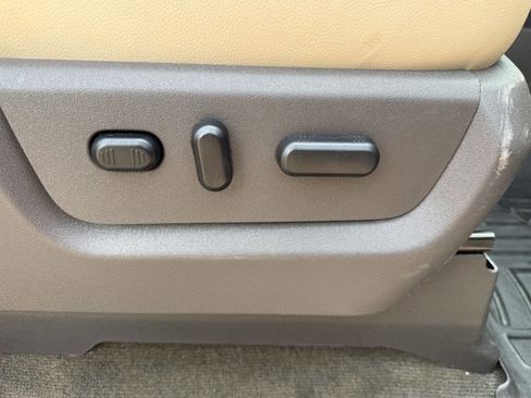 Used 2011 Ford F250 Lariat w/ Lariat Ultimate Pkg AWD/4WD image 29