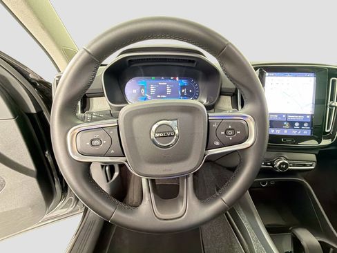 Certified 2025 Volvo XC40 B5 Core image 11